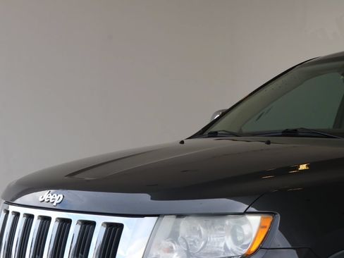 Used 2011 Jeep Grand Cherokee Limited w/ Trailer Tow Group AWD/4WD image 13