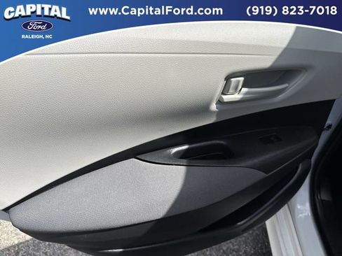 Used 2024 Toyota Corolla LE FWD image 17