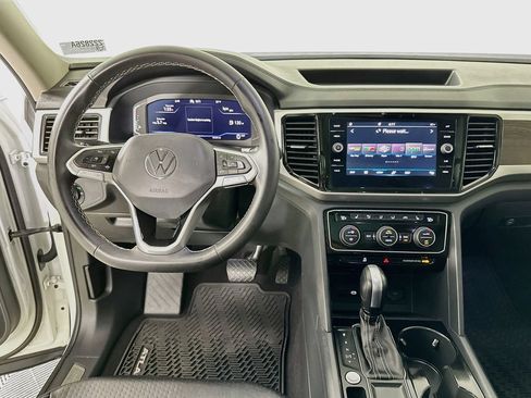 Used 2022 Volkswagen Atlas SE w/ Panoramic Sunroof Package FWD image 19