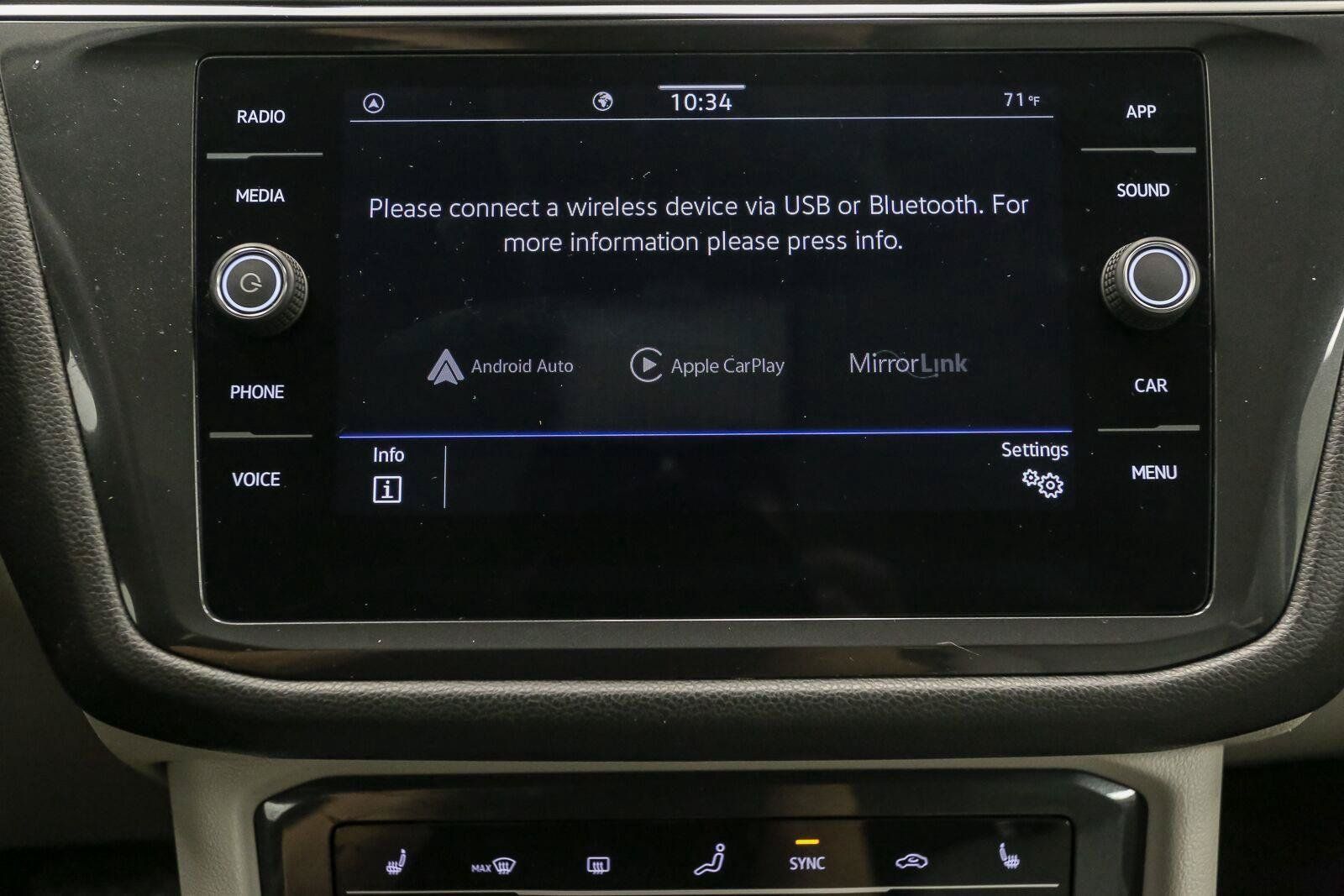 Certified 2023 Volkswagen Tiguan SE w/ Panoramic Sunroof Package FWD image 32