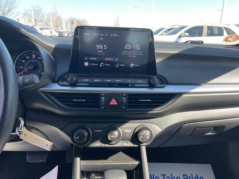 Certified 2023 Kia Forte LXS w/ LXS Technology Package image 17