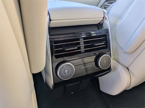 New 2026 Land Rover Range Rover SE image 13