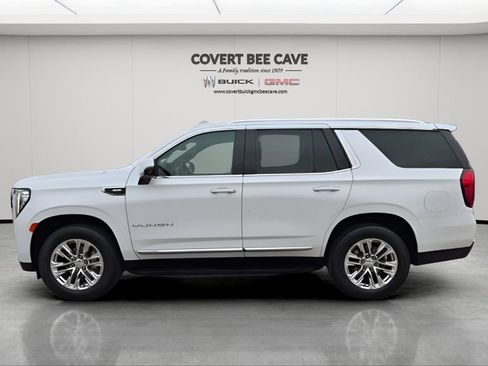 Used 2023 GMC Yukon SLT w/ SLT Premium Package image 5