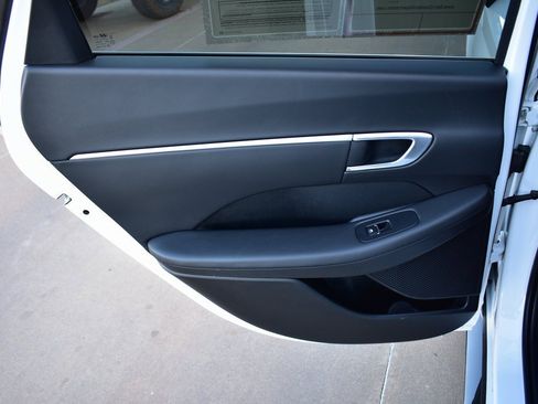 Used 2023 Hyundai Sonata SEL w/ Cargo Package image 17