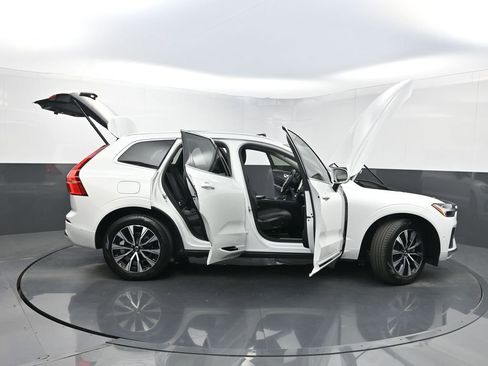 Used 2023 Volvo XC60 B5 Plus w/ Protection Package Premier image 33