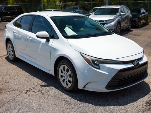 Used 2024 Toyota Corolla LE FWD image 19