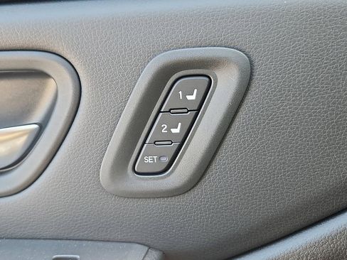Certified 2025 Honda Pilot Touring image 20