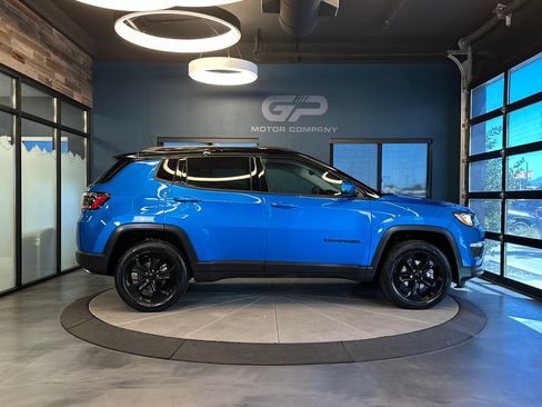 Used 2021 Jeep Compass Latitude AWD/4WD image 2