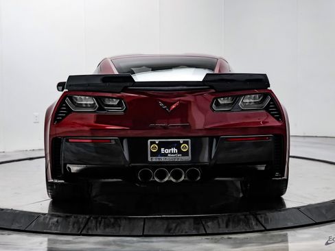 Used 2018 Chevrolet Corvette Z06 RWD image 13