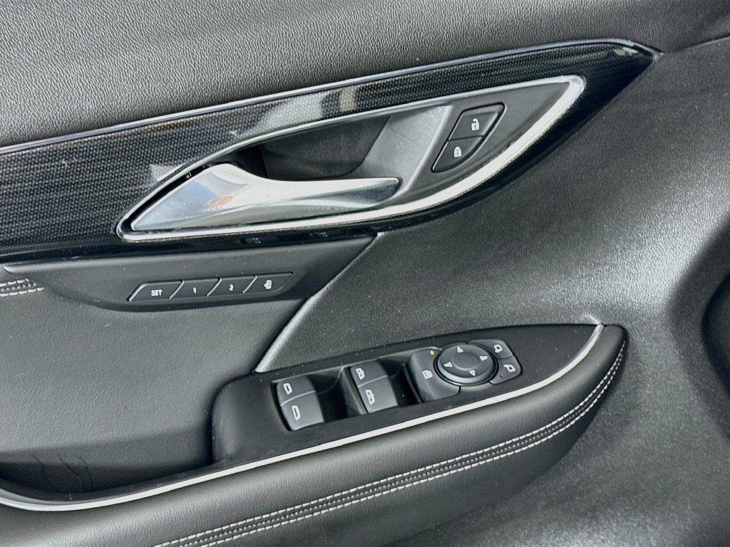 Used 2023 Buick Envision Essence FWD image 17