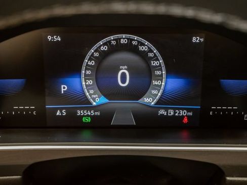 Used 2023 Volkswagen Tiguan SE FWD image 14