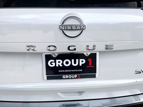 Certified 2023 Nissan Rogue SV FWD image 10