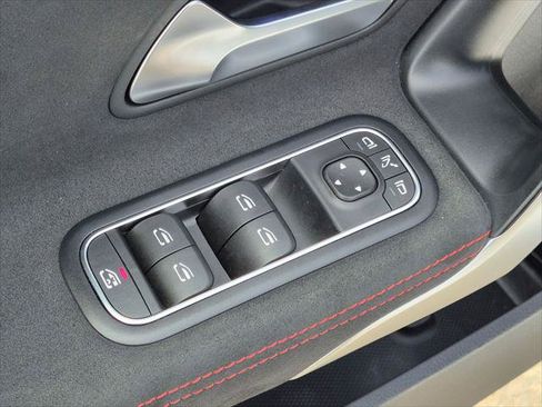 Used 2023 Mercedes-Benz CLA 250 image 11