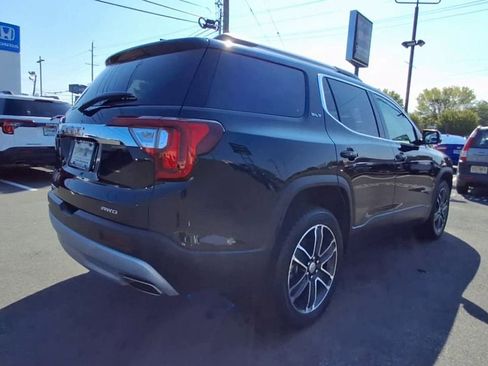 Certified 2023 GMC Acadia SLT w/ Technology Package image 2