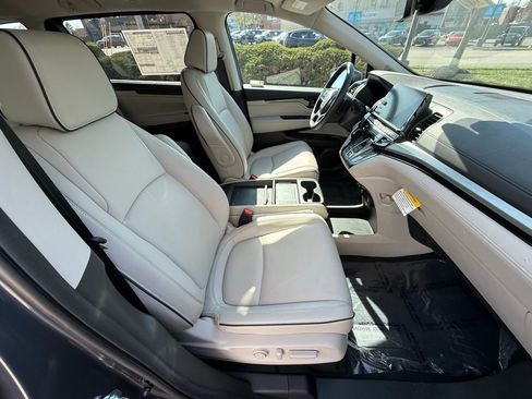 Used 2026 Honda Odyssey Touring image 39