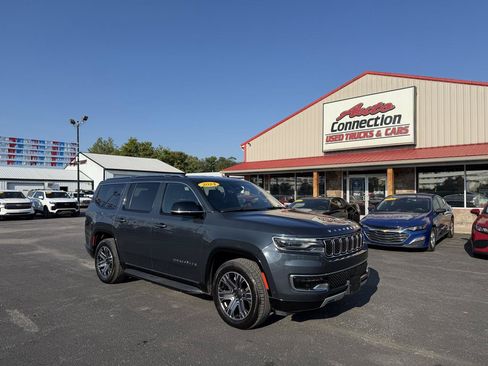 Used 2024 Jeep Wagoneer Series II w/ Flexible Seating Group AWD/4WD image 2