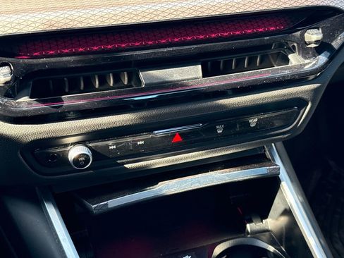 Used 2025 BMW M340i xDrive w/ Premium Package image 22