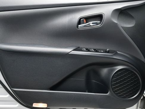 Used 2016 Toyota Prius Three Touring image 9