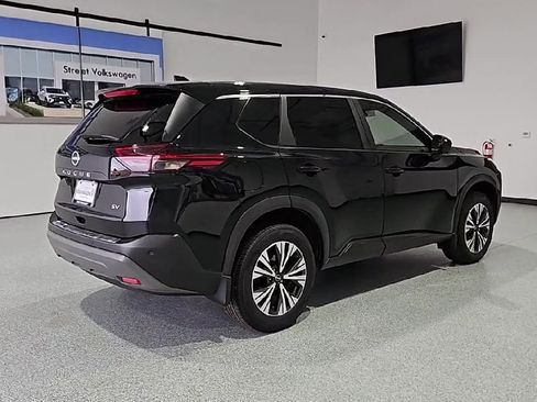 Used 2023 Nissan Rogue SV FWD image 8