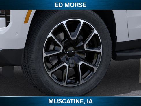 New 2026 Chevrolet Suburban RST image 9