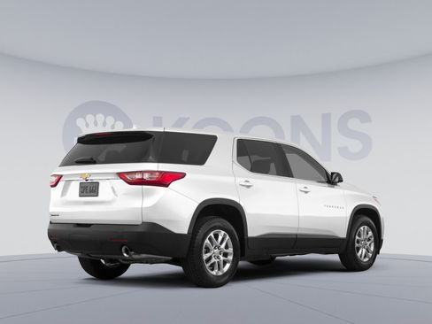 Used 2021 Chevrolet Traverse LT FWD image 4