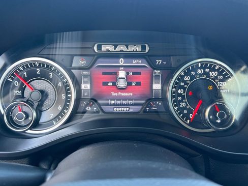 Used 2019 RAM 1500 Laramie AWD/4WD image 25