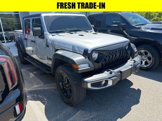 Used 2023 Jeep Gladiator Sport AWD/4WD video 1
