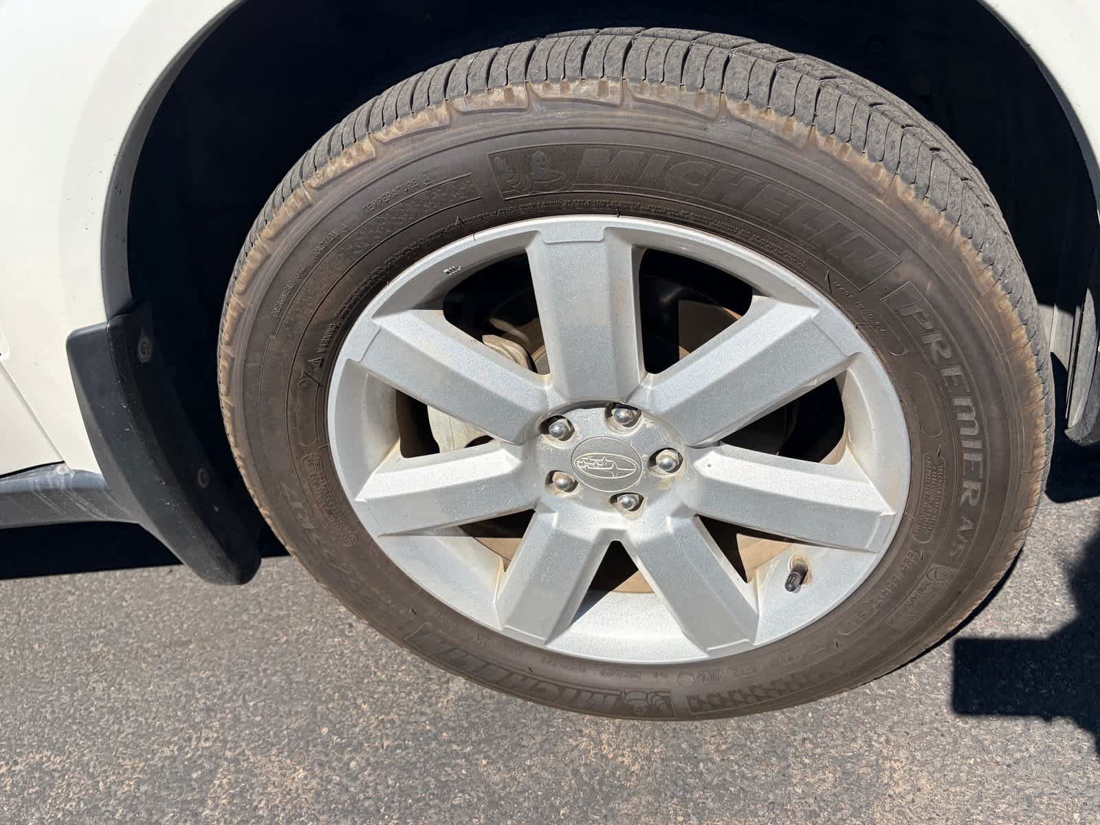 Used 2009 Subaru Outback 2.5i Special Edition AWD/4WD image 4