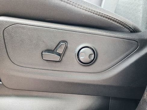 Used 2025 RAM 1500 Big Horn image 17