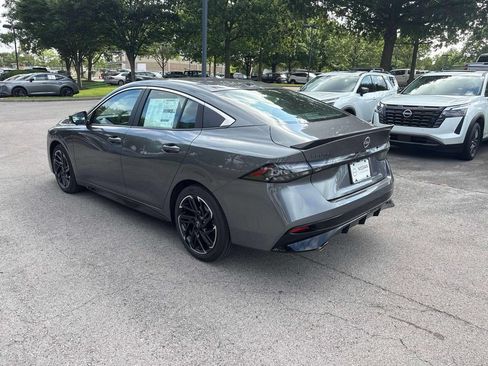 New 2026 Nissan Sentra SR w/ SR Premium Package FWD image 5