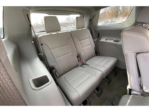 Used 2023 GMC Acadia SLT image 24