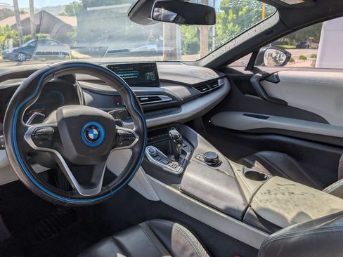 Used 2020 BMW i8 Coupe AWD/4WD image 9
