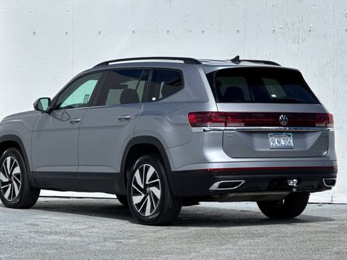 Used 2024 Volkswagen Atlas SE w/ Panoramic Sunroof Package AWD/4WD image 5