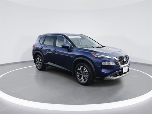 Used 2023 Nissan Rogue SV w/ SV Premium B Package image 2