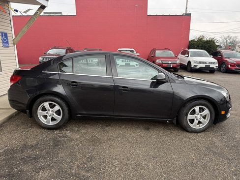 Used 2015 Chevrolet Cruze LT image 6