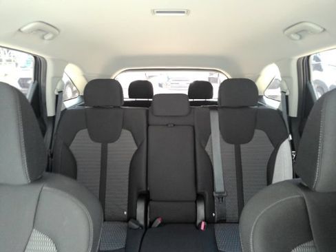 Used 2025 Kia Sorento LX FWD image 33