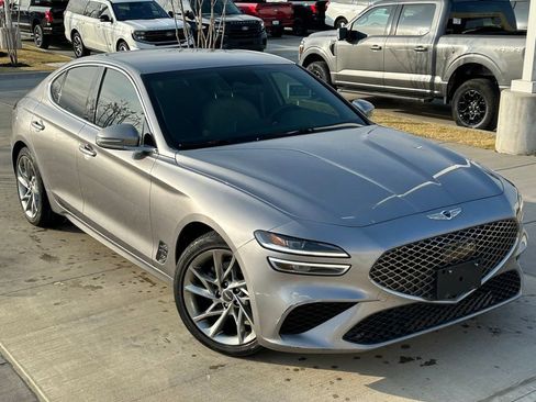 Used 2022 Genesis G70 2.0T image 4