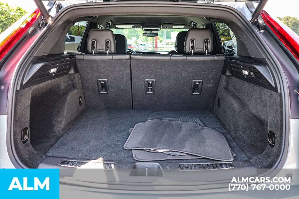 Used 2025 Cadillac XT4 Premium Luxury FWD image 22