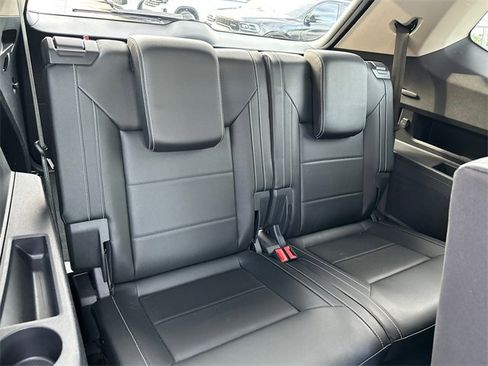 Used 2023 Volkswagen Atlas SE image 17