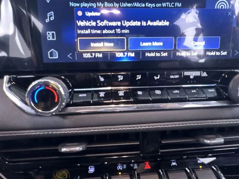 Used 2024 Chevrolet Colorado LT w/ LT Convenience Package III image 26