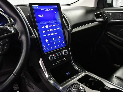 Used 2022 Ford Edge Titanium AWD/4WD image 25