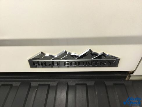 Used 2017 Chevrolet Silverado 1500 High Country image 20