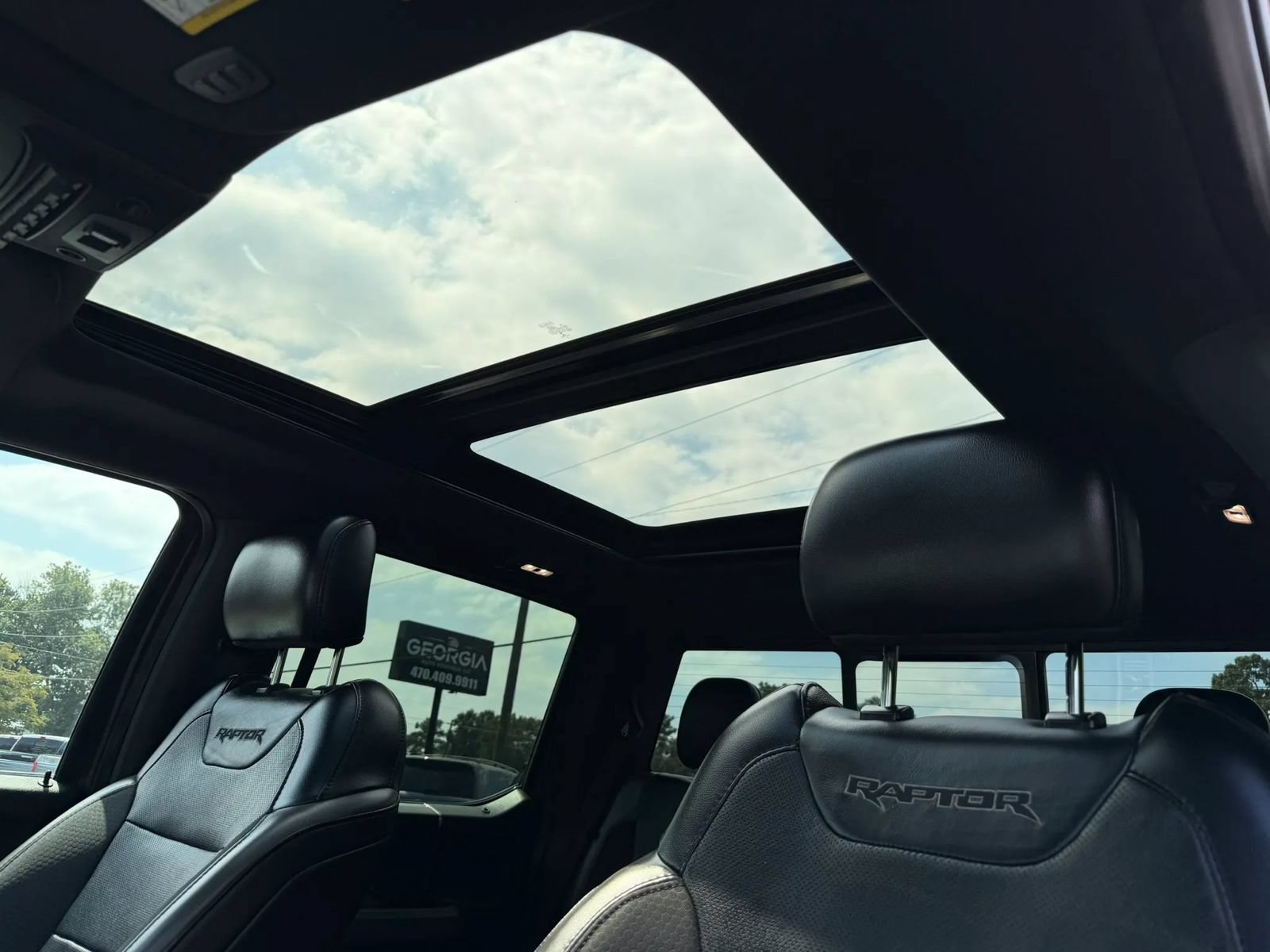 Used 2019 Ford F150 Raptor w/ Equipment Group 802A Luxury AWD/4WD image 17