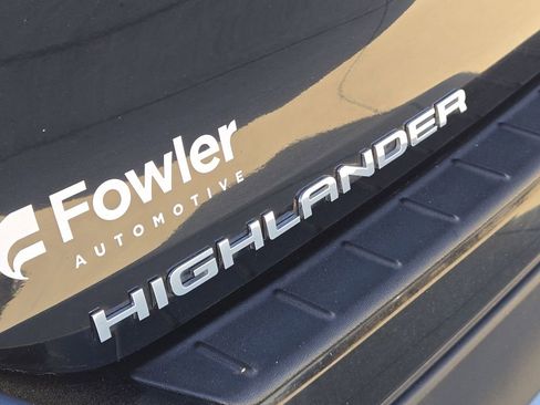 Used 2023 Toyota Highlander XSE image 12