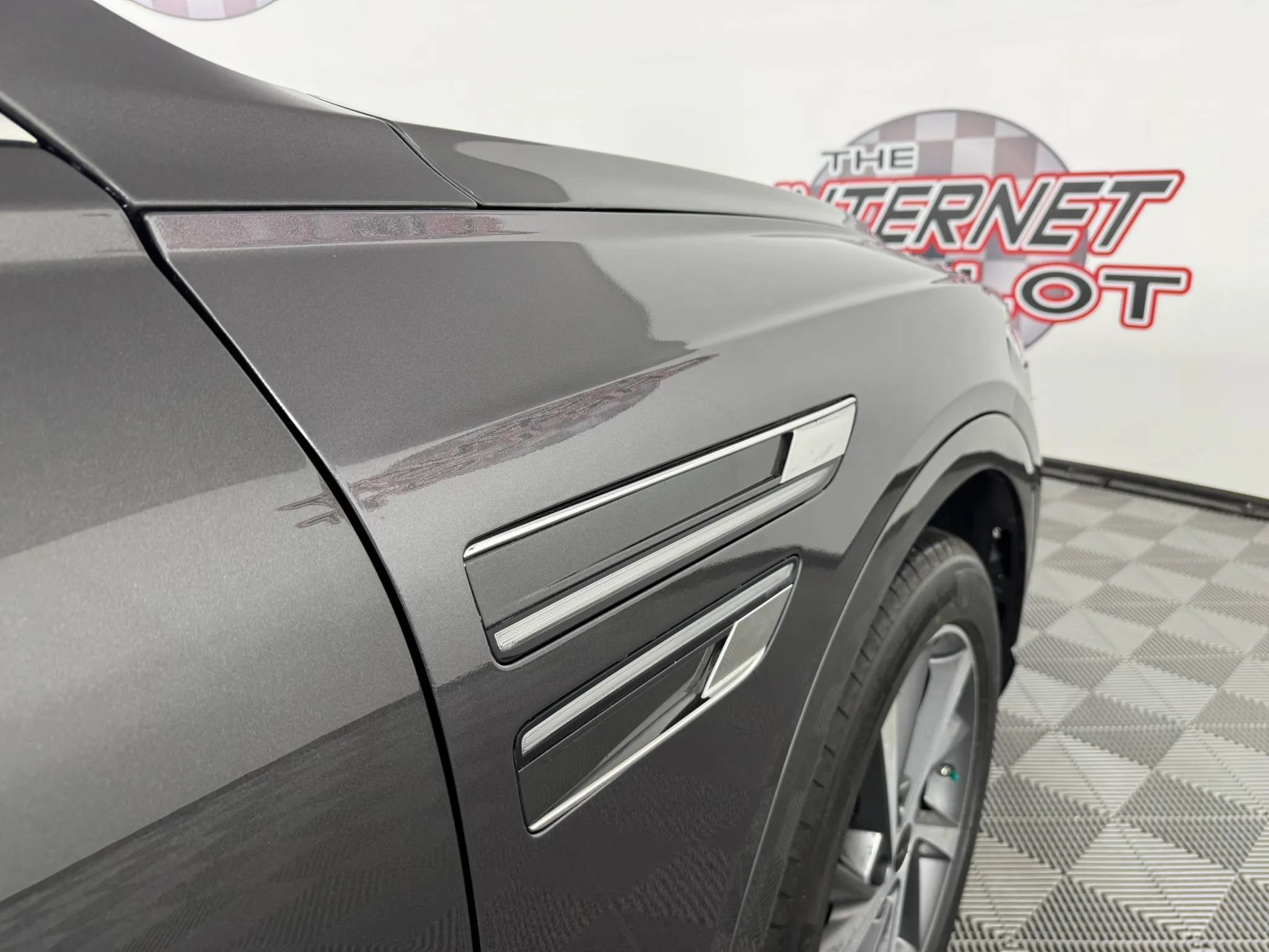 Used 2025 Genesis GV80 2.5T Advanced AWD/4WD image 35