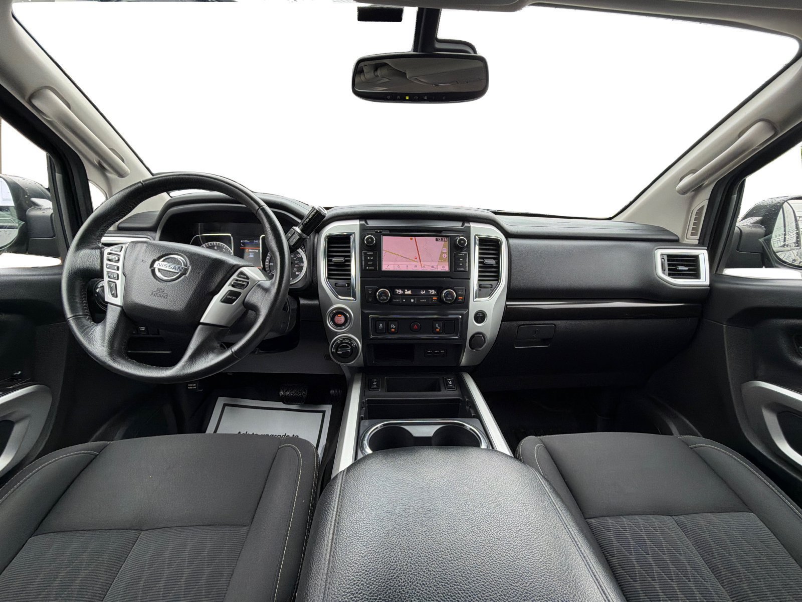 Used 2019 Nissan Titan SV w/ SV Convenience Package AWD/4WD image 13