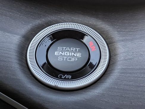 New 2025 Jeep Grand Cherokee Limited w/ Black Appearance Package image 25