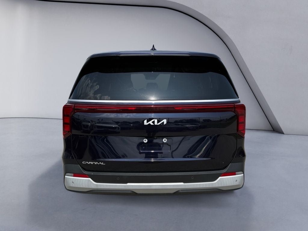 Used 2025 Kia Carnival FWD image 4