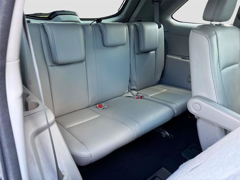 Used 2017 Toyota Highlander XLE FWD image 27