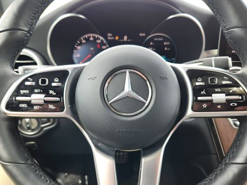 Used 2021 Mercedes-Benz GLC 300 4MATIC image 7